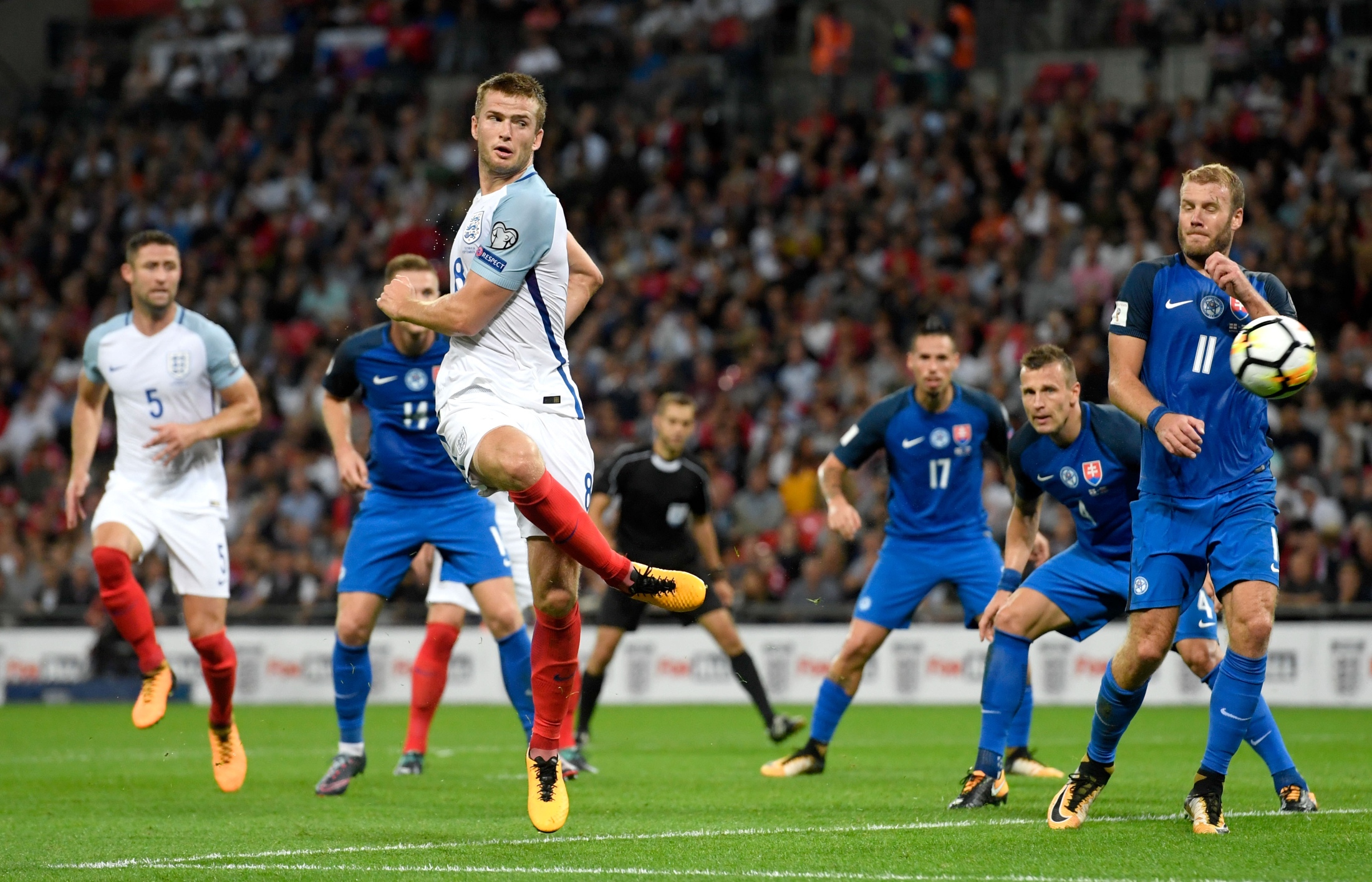 怀特末节14分封神！凯尔特人120-106击败国王，布朗29+10拼到六犯离场