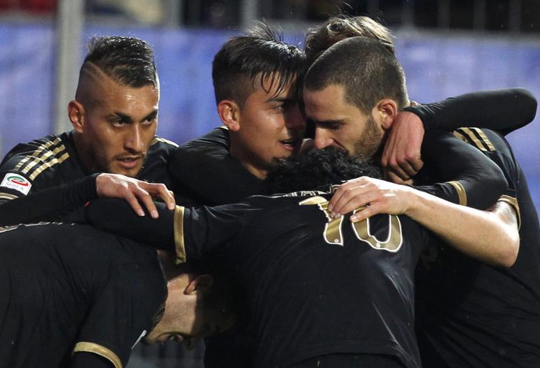 那不勒斯连扳两城2-2维罗纳，麦克托米奈、迪洛伦佐破门