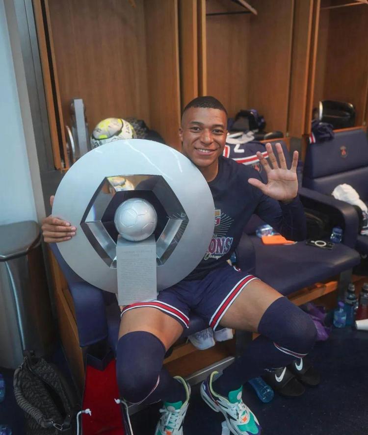 快船121-105篮网3喜1忧！柯林斯+邓恩太好用，祖巴茨快点交易吧！